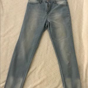 Light blue washed jeans